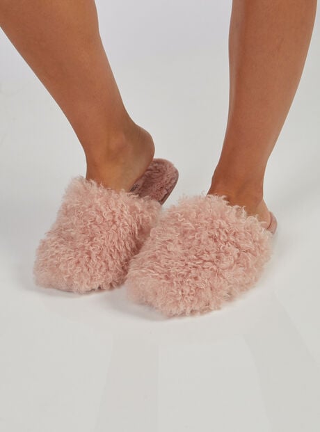 Crimped fur mule slippers